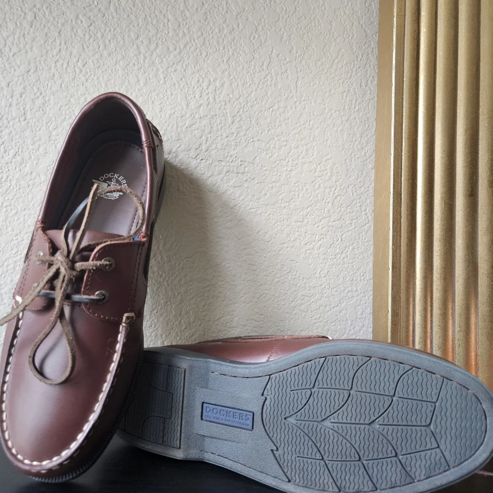 Dockers Castaway Boat Shoes 9.5 Raisin Leather